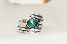 Load image into Gallery viewer, Emerald Quill Ring