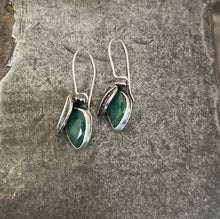Load image into Gallery viewer, Leaf earrings