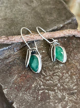 Load image into Gallery viewer, Leaf earrings
