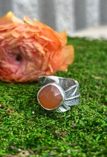 Load image into Gallery viewer, Carnelian feather ring