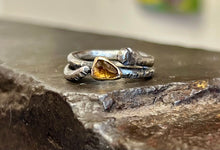 Load image into Gallery viewer, Serpentine ring - Topaz