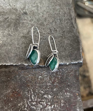 Load image into Gallery viewer, Leaf earrings