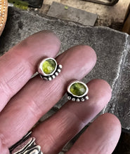 Load image into Gallery viewer, Peridot Bud earrings
