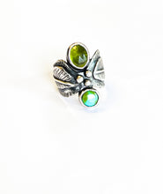Load image into Gallery viewer, Bloom Ring - peridot
