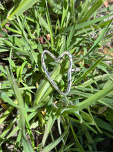 Load image into Gallery viewer, Open Heart Ring