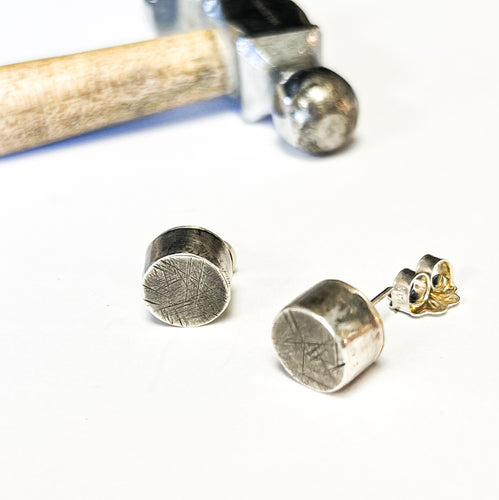 Hollow form ear knobs