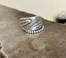 Load image into Gallery viewer, Beaded stacking ring