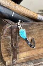 Load image into Gallery viewer, Western Rock cuff