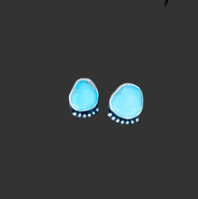 Load image into Gallery viewer, Turquoise studs