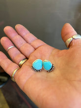 Load image into Gallery viewer, Turquoise studs